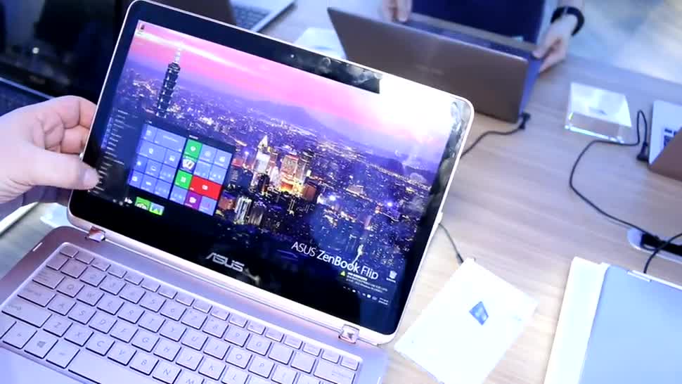 Windows 10, Asus, Hands-On, Hands on, Computex, Computex 2016, ZenBook Flip UX360UA, ZenBook Flip UX360CA, zenbook Flip