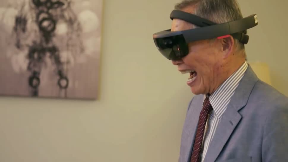 Microsoft, Augmented Reality, Augmented-Reality, HoloLens, Microsoft HoloLens, Hologramm, AR-Brille, Actiongram, George Takei
