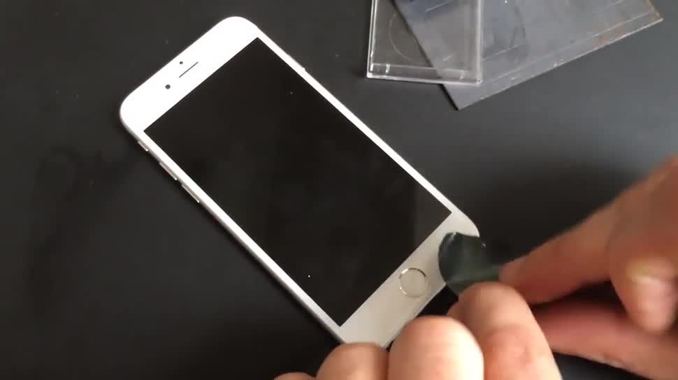 iPhone 6 Holzleim-Hack: Finger-Scanner TouchID erneut geknackt
