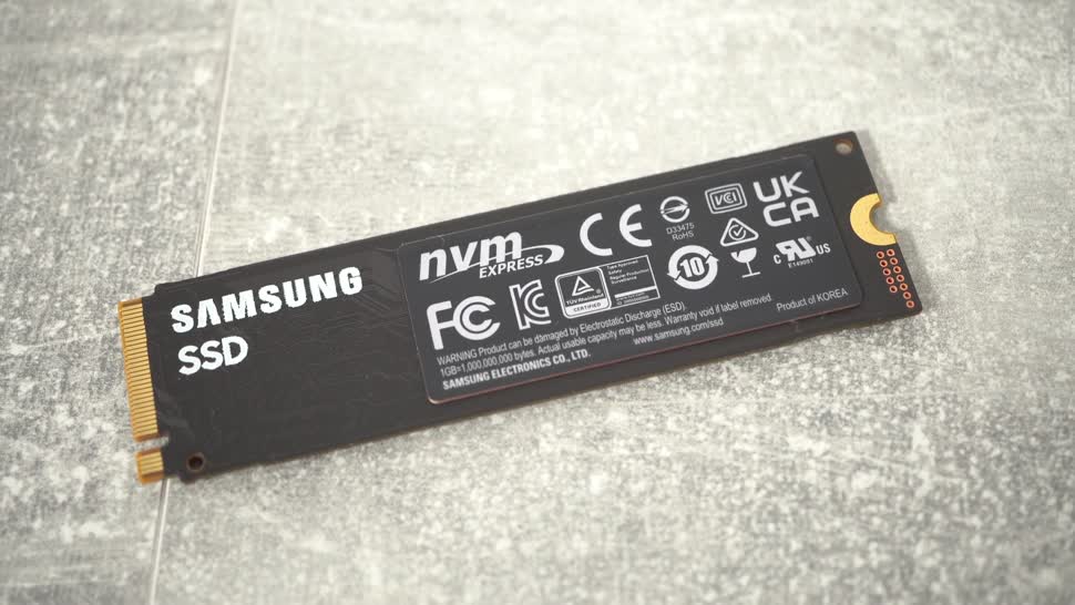 Ssd samsung 980 купить. Samsung u.2 SSD. Преобразователь питания SSD Samsung qfn10. SSD 980 упаковка face vs Original.