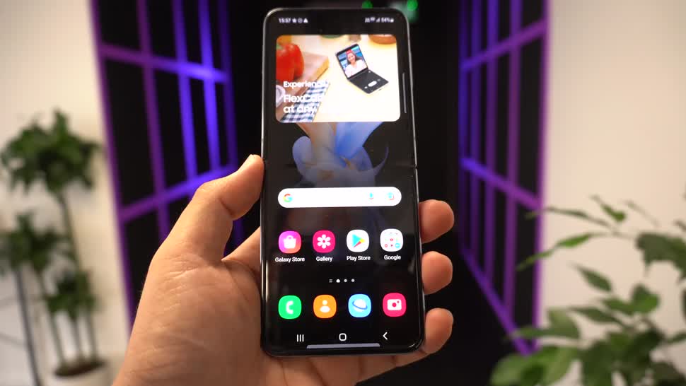 Smartphone, Android, Samsung, Galaxy, Samsung Galaxy, Hands-On, Hands on, NewGadgets, Samsung Mobile, foldable, Johannes Knapp, Foldable Display, Foldables, Samsung Galaxy Z Flip 4, Samsung Galaxy Z Flip4, Galaxy Z Flip 4