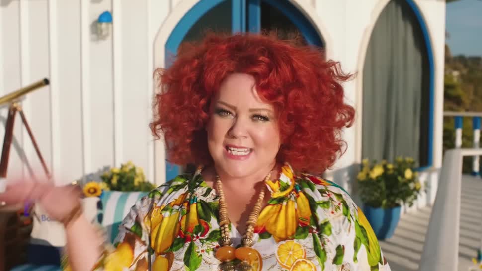 Super Bowl 2023 Melissa McCarthy singt für vom Urlaub