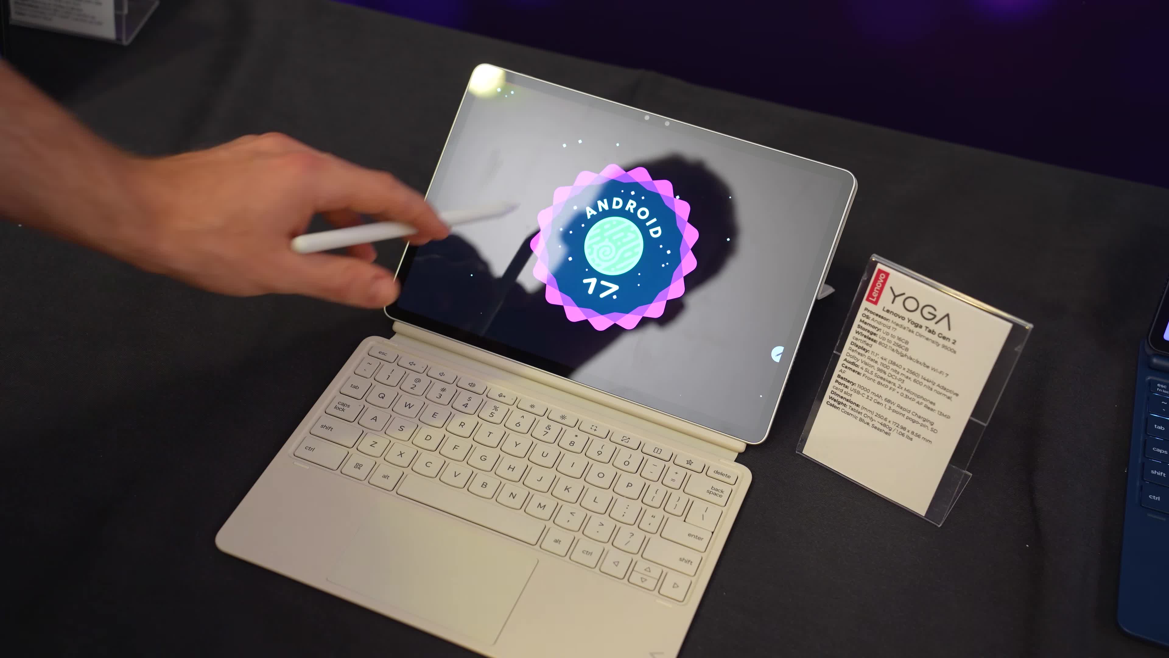 Lenovos neues Tablet-Flaggschiff: Yoga Tab Plus Gen 2 angeschaut